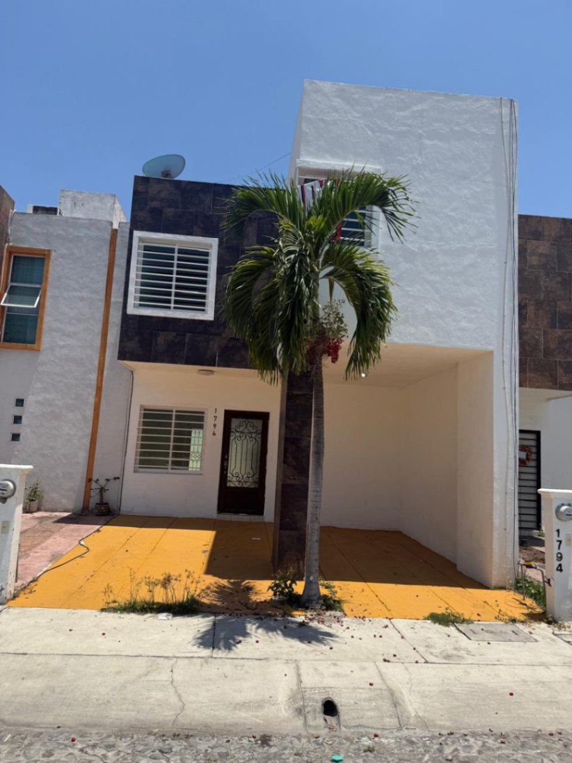 Casa en FRACC. MARGARITAS, COLIMA — foto 2