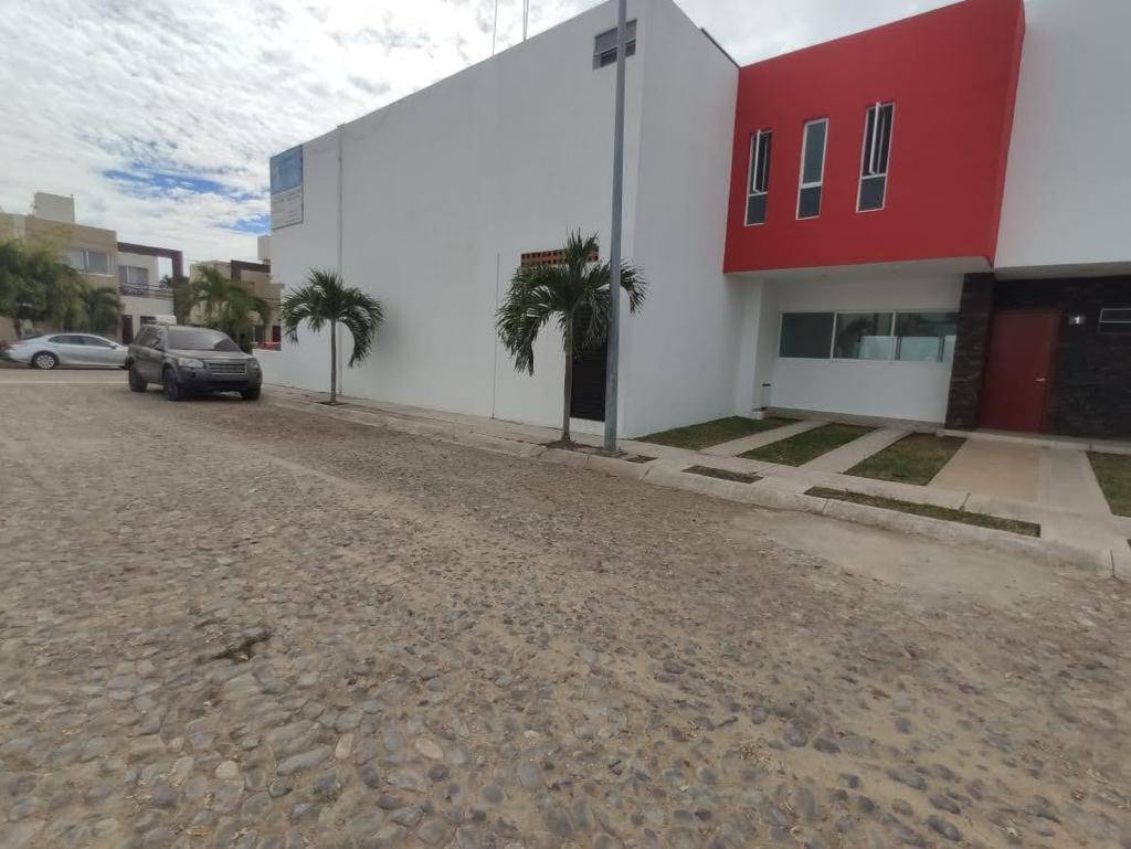 Casa en RESIDENCIAL AGUA MARINA — foto 2