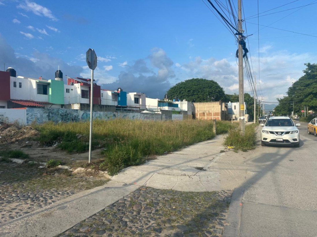 Land in AV. MANZANILLO ESQUINA — photo 2