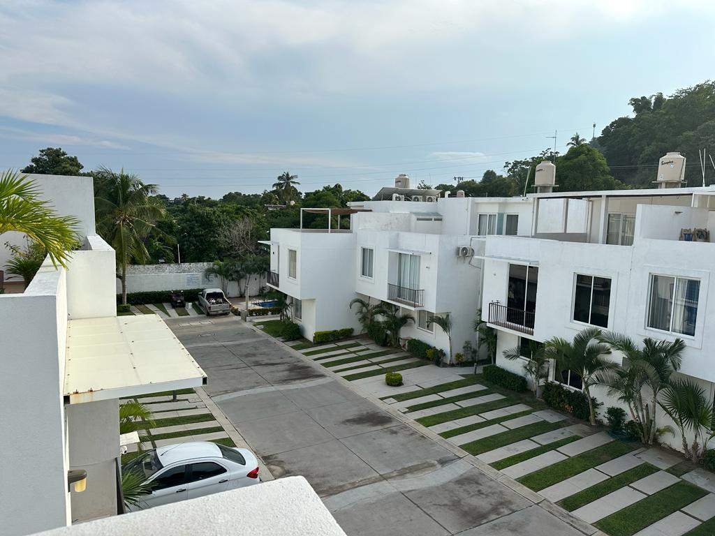 Dúplex en FRACC. LA RIBERA — foto 2