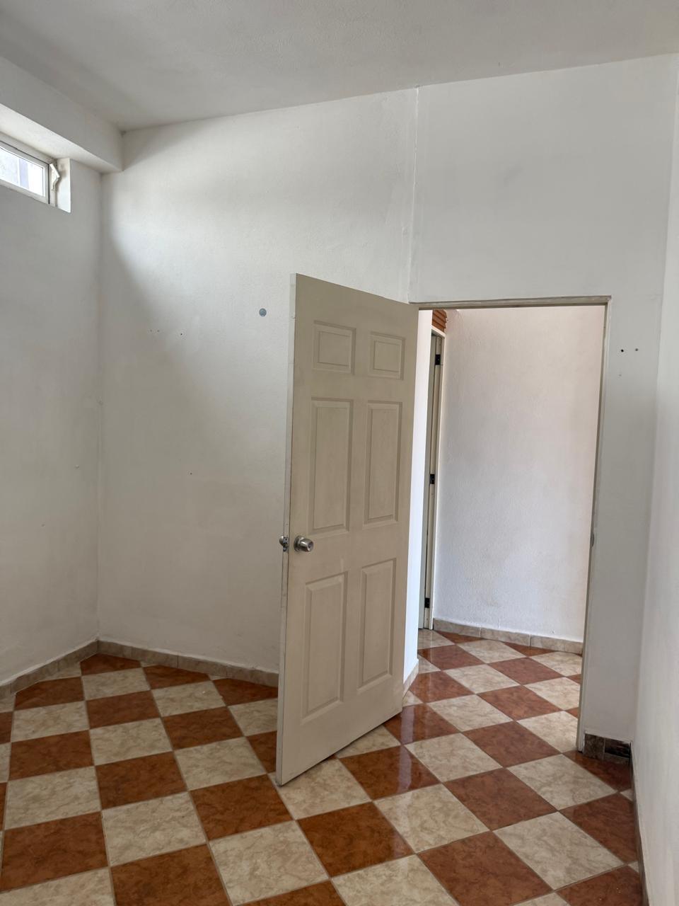 Local Comercial en AV. MANZANILLO — foto 8